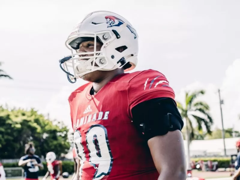 Chaminade-Madonna defensive lineman Wayne Peart