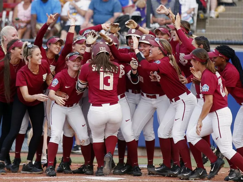 Florida State batter Anna Shelnutt