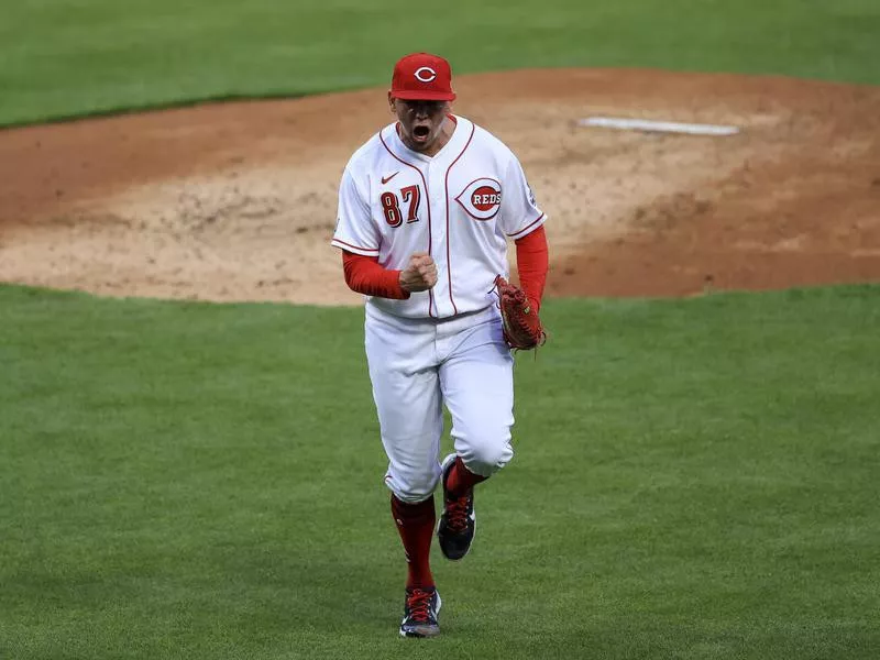 Cincinnati Reds' Jose De Leon reacts