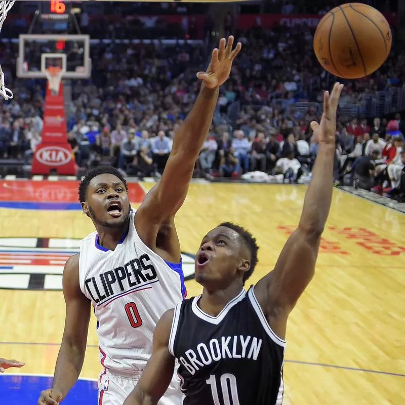 Clippers Diamond Stone defends against Brooklyn Nets Yogi Ferrell