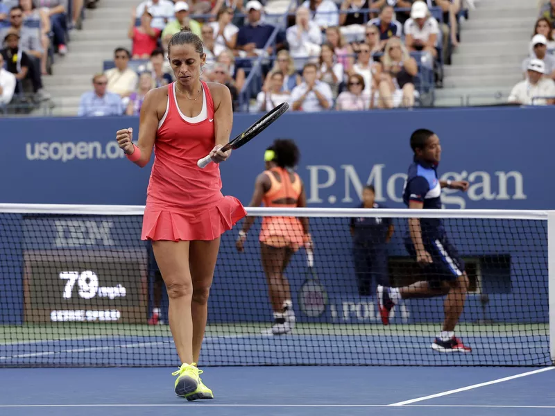 Roberta Vinci playing against Serena Williams