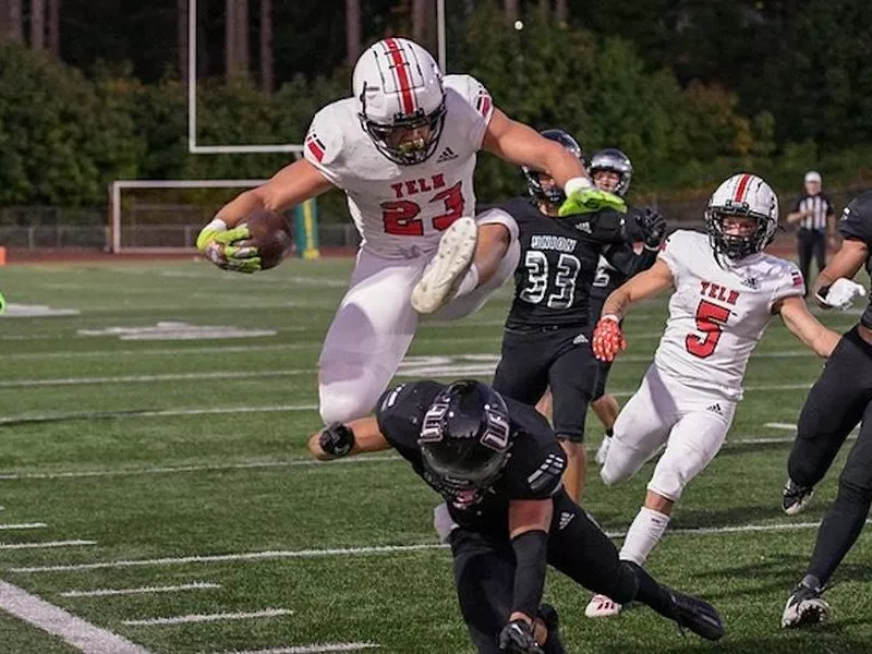 Yelm LB Brayden Platt