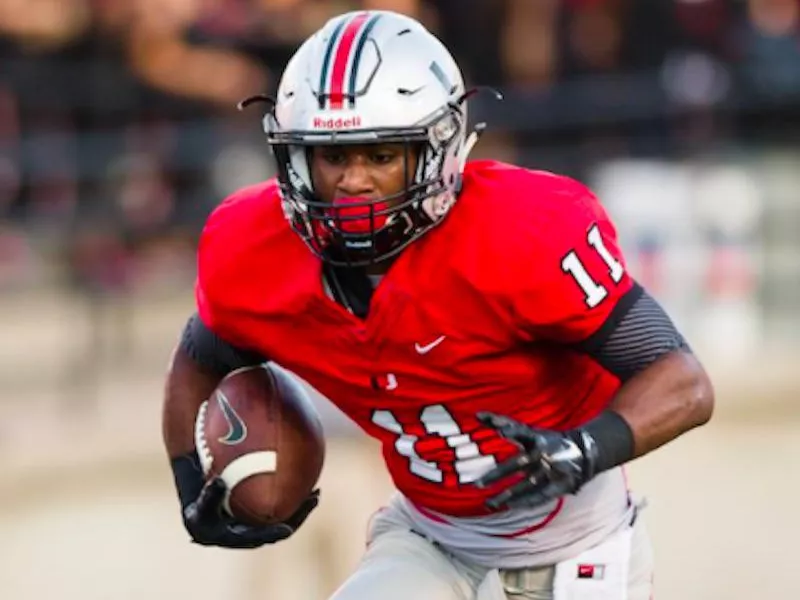 Shamari Brooks running with ball