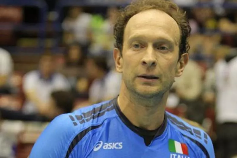 Lorenzo Bernardi playing for Italy