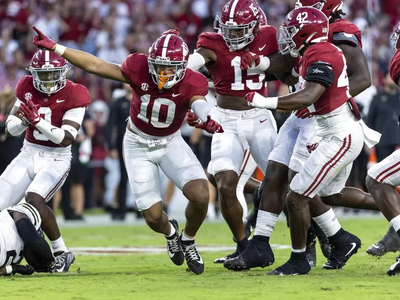 Alabama linebacker Henry To'oTo'o