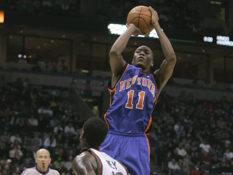 Jamal Crawford shoots during the first half