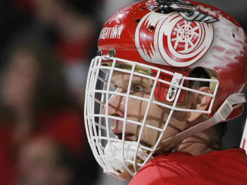 Dominik Hasek plays against the San Jose Sharks