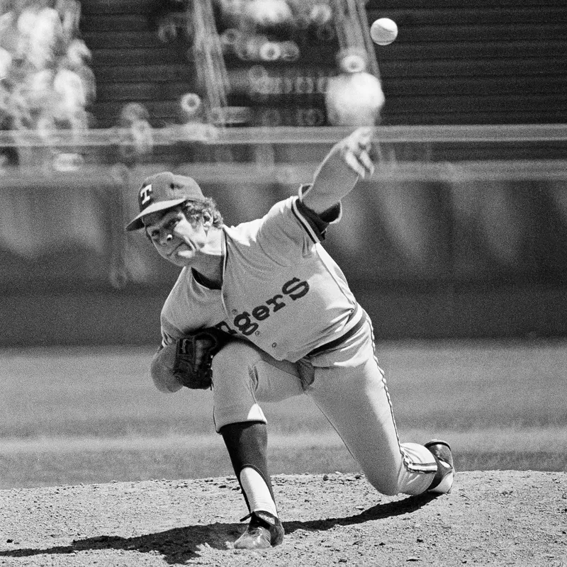 David Clyde throws against the Brewers