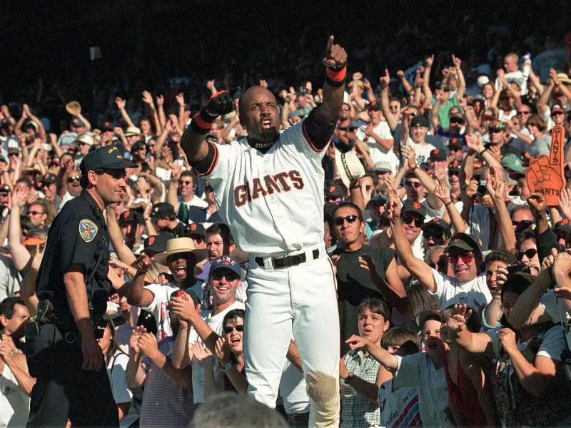 Barry Bonds reacts