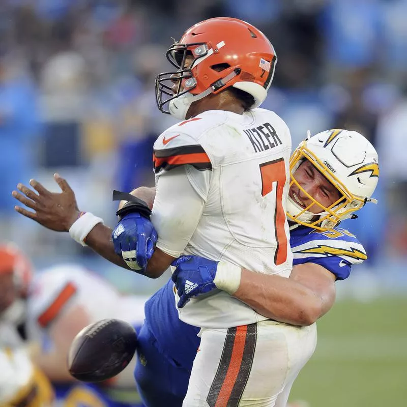 DeShone Kizer fumbles ball