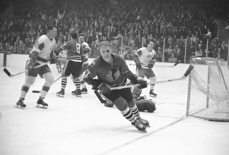 Chicago Blackhawks left wing Bobby Hull