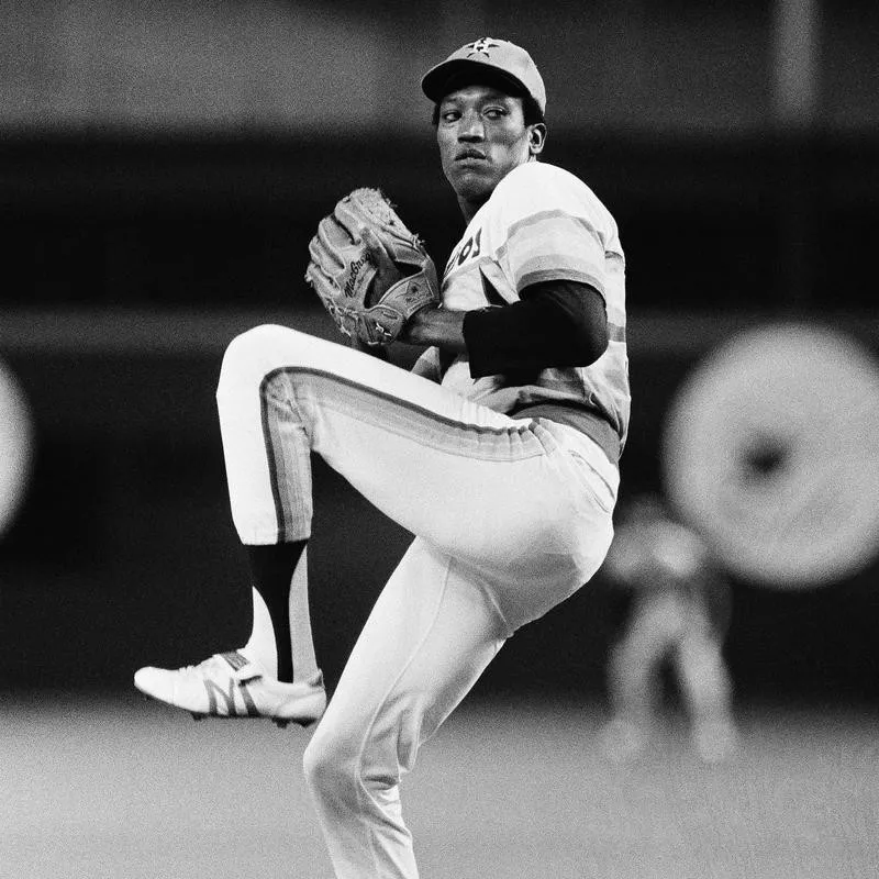 Houston Astro pitcher James Rodney Richard winds up