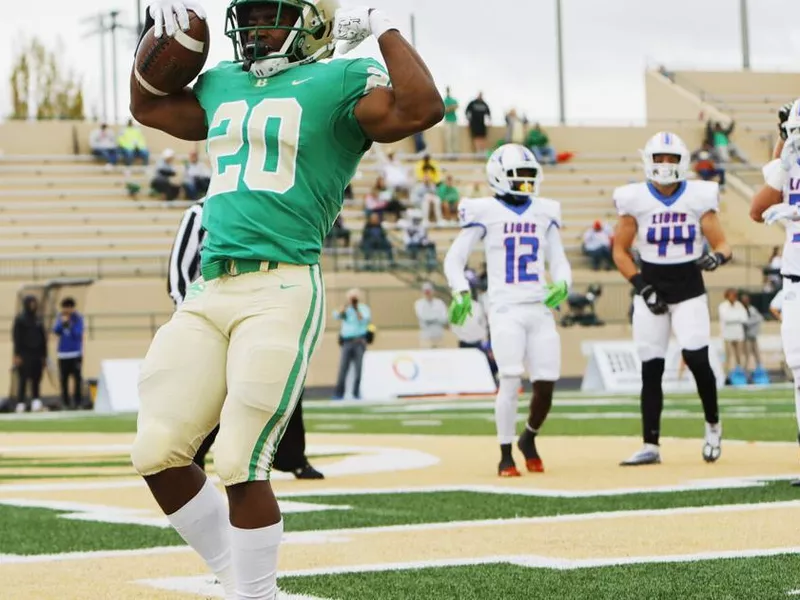 Buford High football scores a touchdown