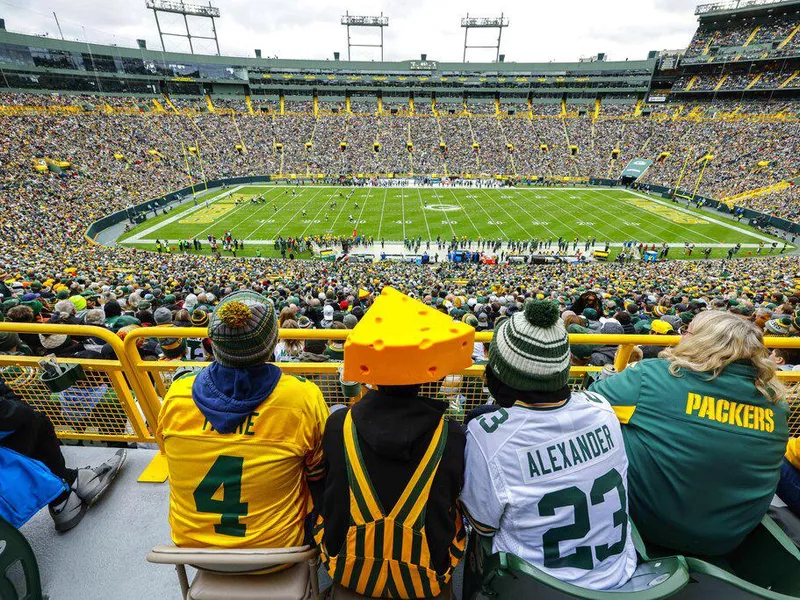 Green Bay Packers and Lambeau Field