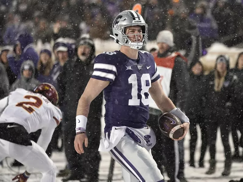 Kansas State quarterback Will Howard