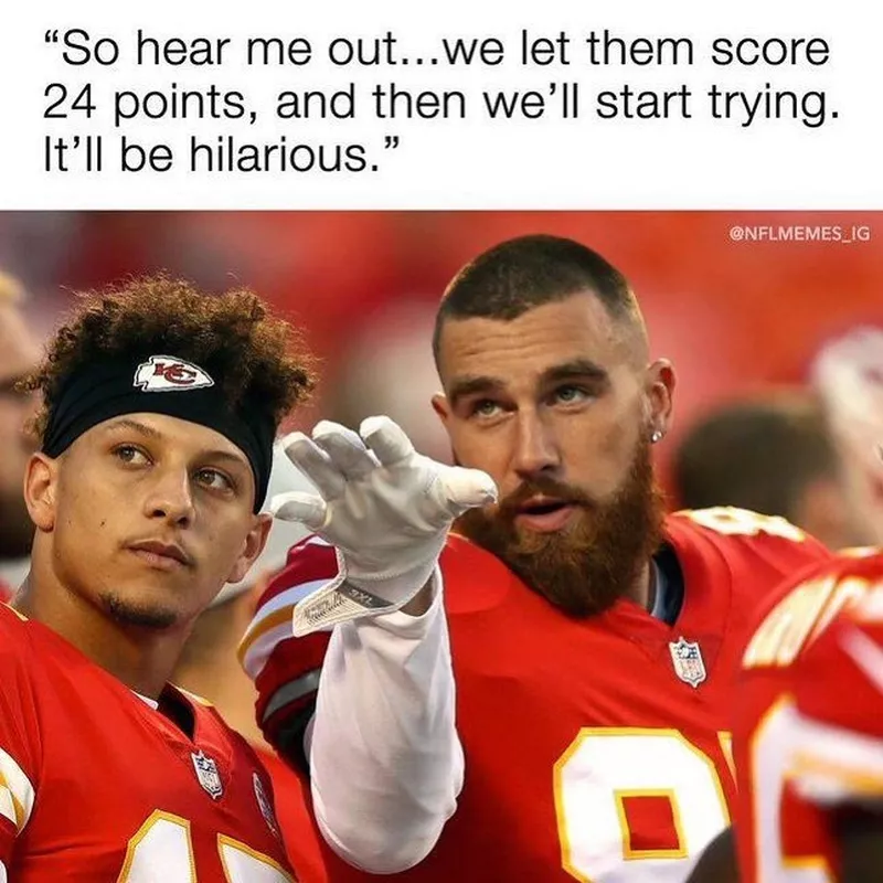 Patrick Mahomes listening to Travis Kelce