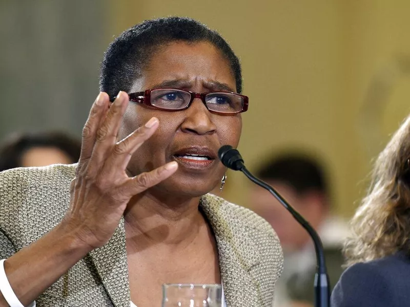 Michele Roberts,Jessica Berman