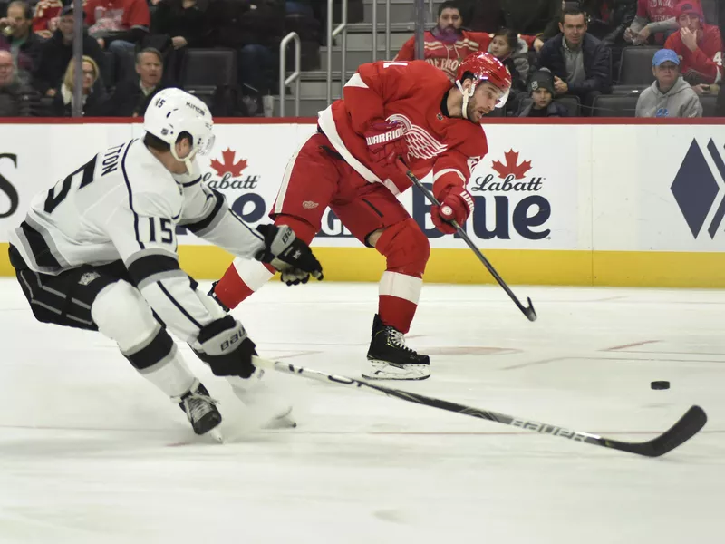 Frans Nielsen shoots the puck