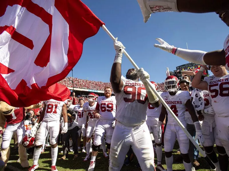 Oklahoma defensive lineman Neville Gallimore