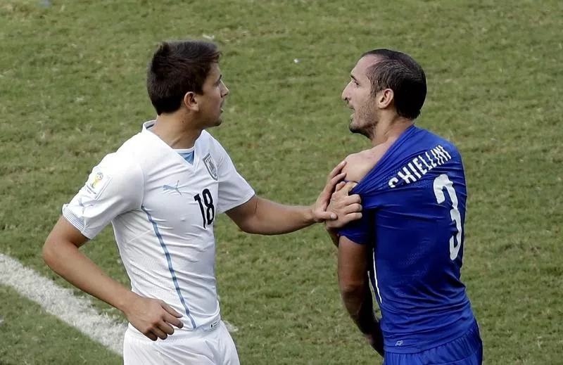 Giorgio Chiellini, Luis Suarez