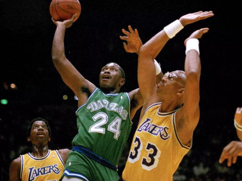 Mark Aguirre