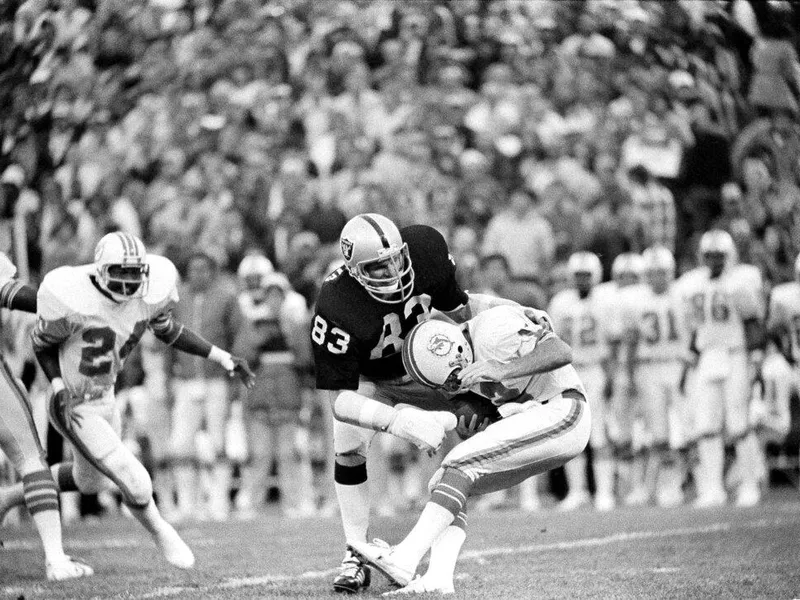 Oakland Raiders linebacker Ted Hendricks