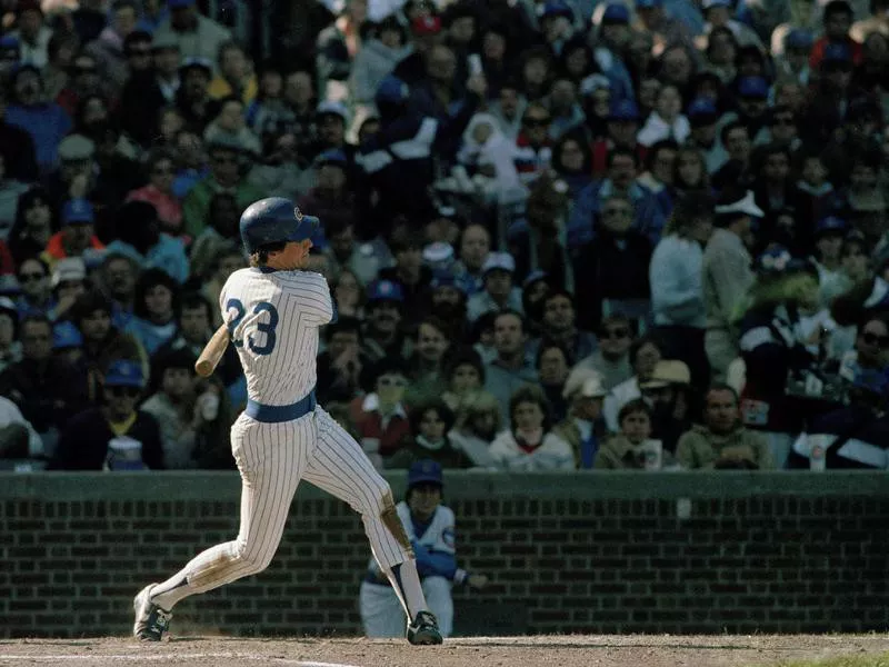 Ryne Sandberg collects 200th season hit