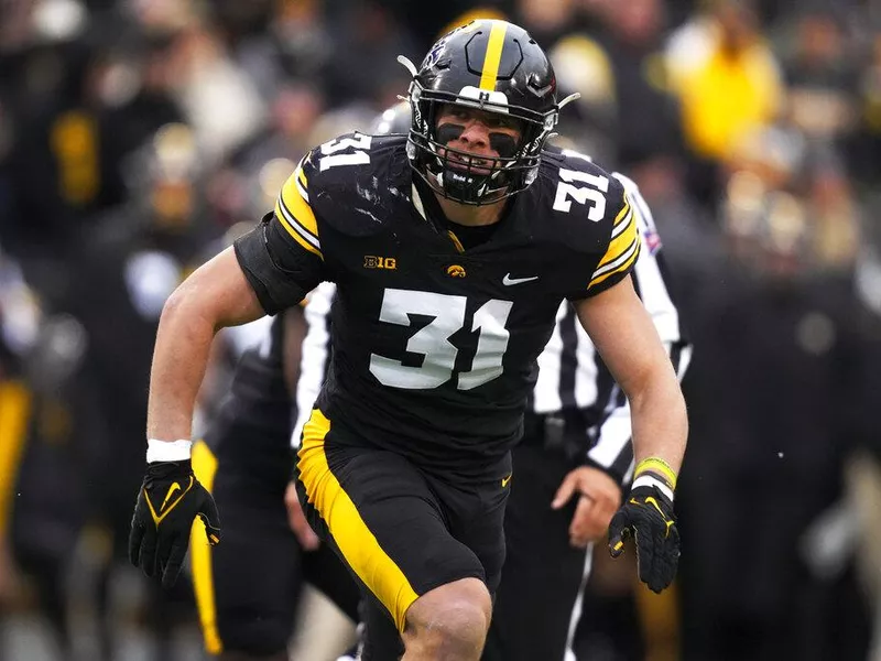 Iowa linebacker Jack Campbell