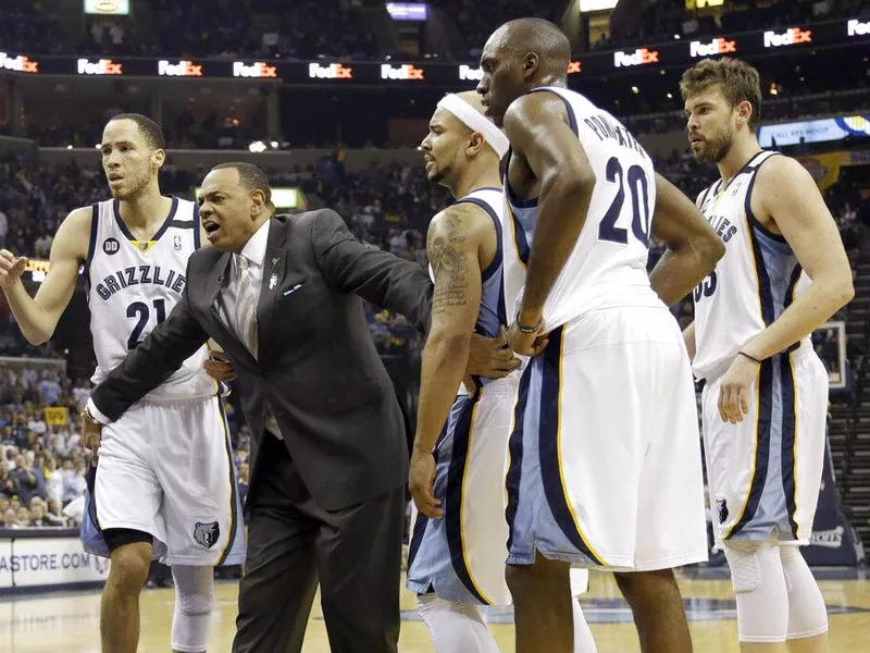 Memphis Grizzlies coach Lionel Hollins