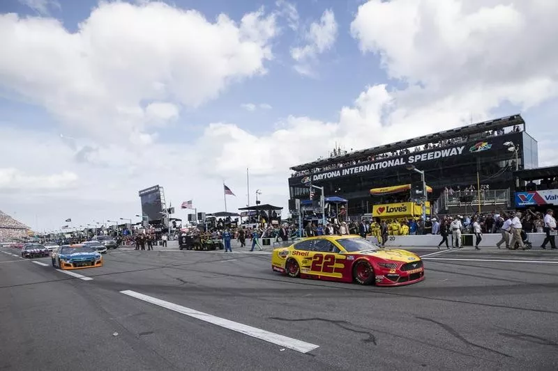 Pit road at Daytona 500 in 2020