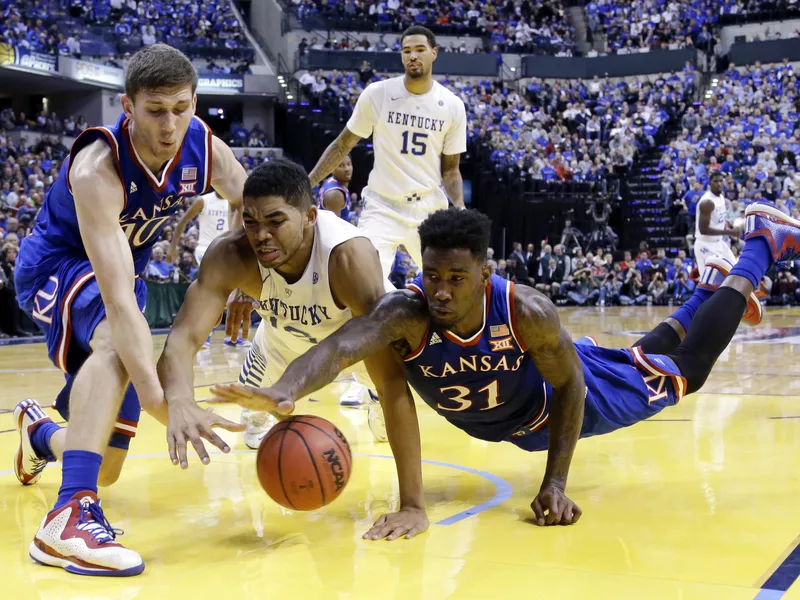 Karl-Anthony Towns dives for loose ball