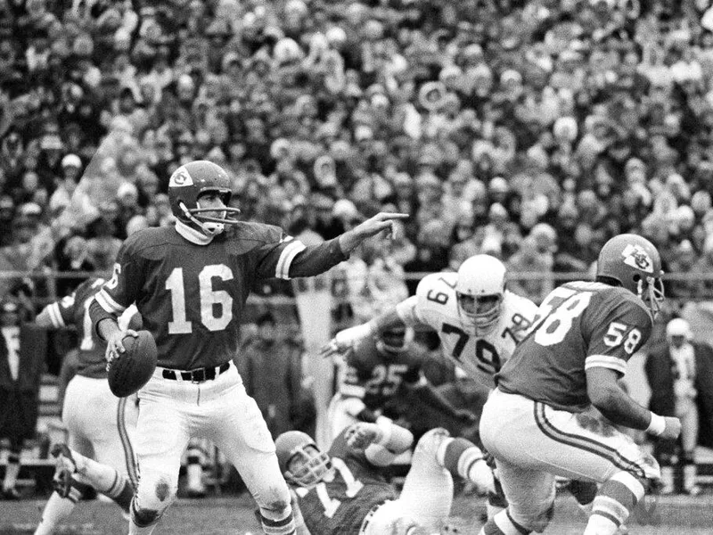 Len dawson pointing