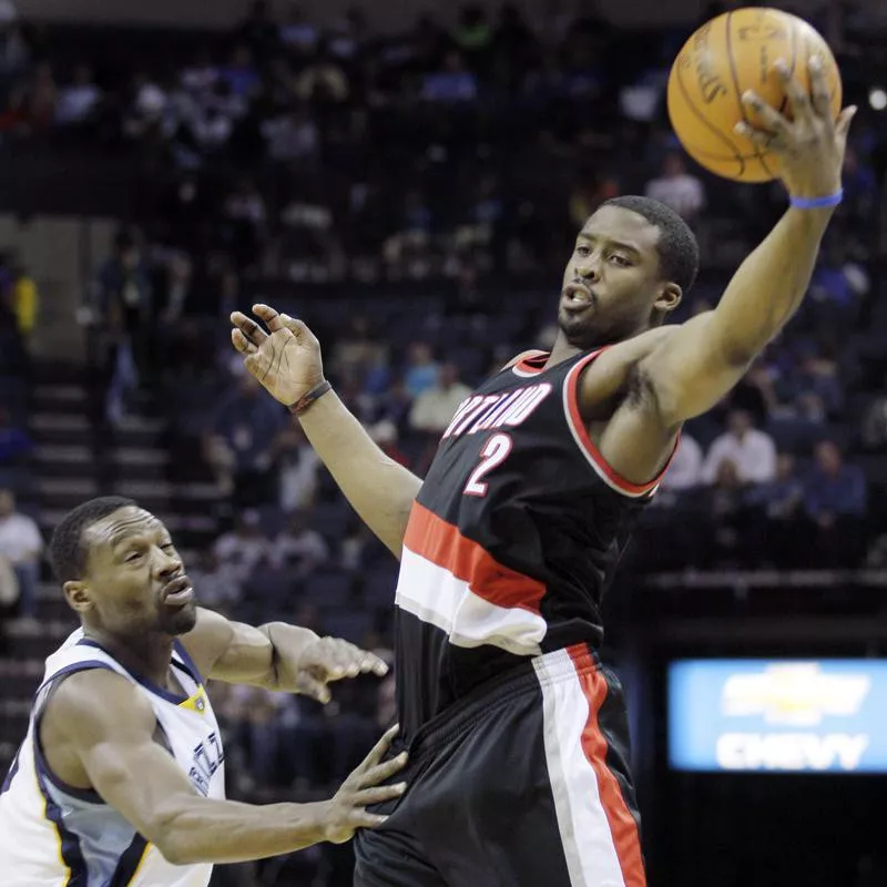 Portland Trail Blazers' Wesley Matthews reels in a pass