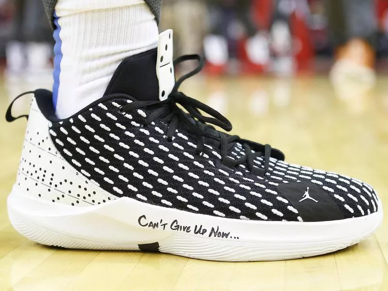 Nba players writing on shoes online