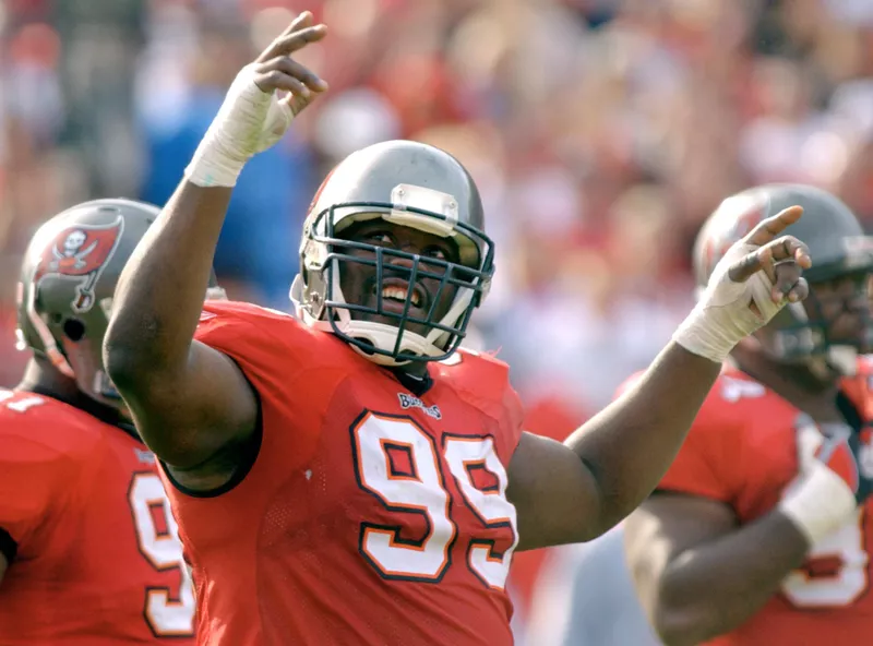 Tampa Bay Buccaneers' Warren Sapp gets crowd going