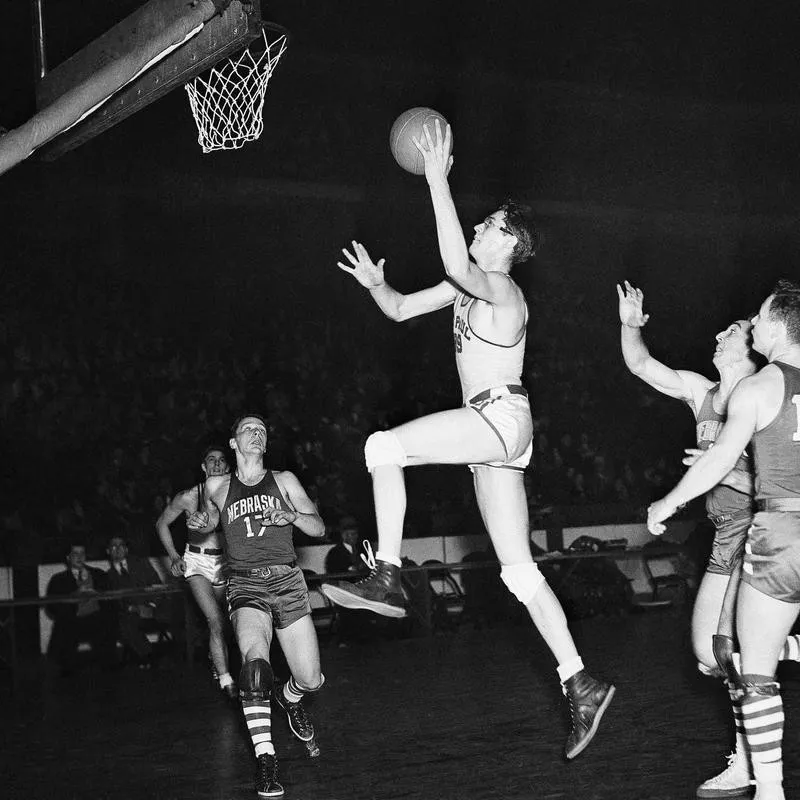 George Mikan in 1945