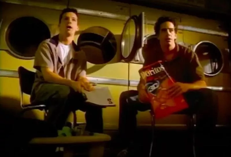 Laundromat — Doritos (1998)