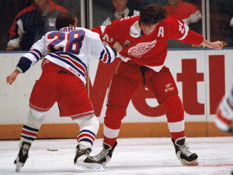 New York Rangers Tie Domi fights with Detroit Red Wings Bob Probert