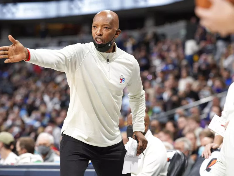 76ers assistant coach Sam Cassell