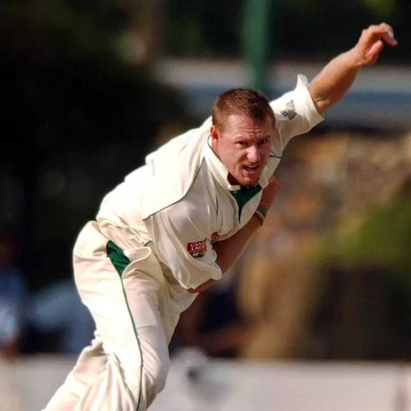 Lance Klusener bowls