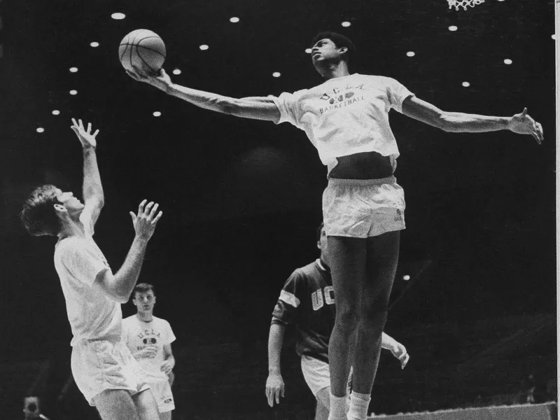 Lew Alcindor practices with UCLA teammates