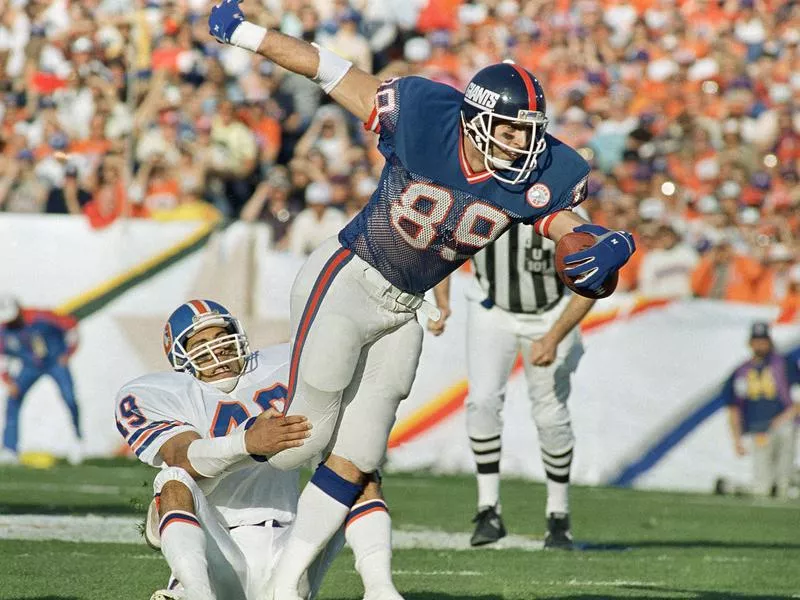 Mark Bavaro with the New York Giants