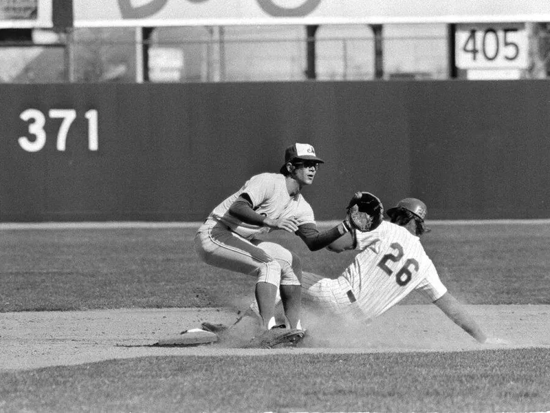 Montreal Expos shortstop Tim Foli