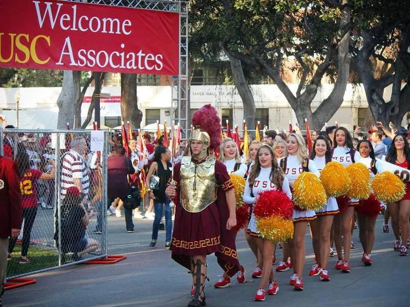 USC cheerleaders