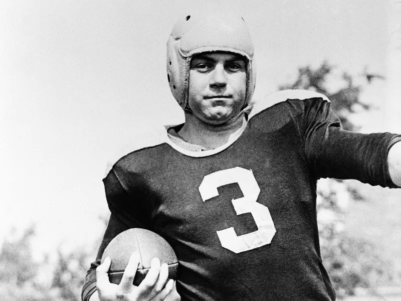 Tony Canadeo running with ball