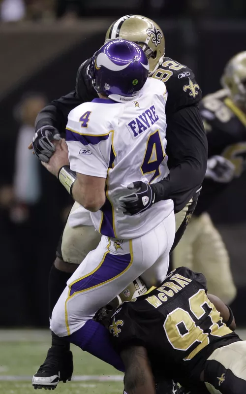 Remi Ayodele, Brett Favre, Bobby McCray