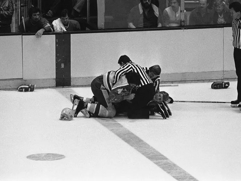 Los Angeles Kings Jerry Korab and Montreal Canadiens Chris Nilan fight