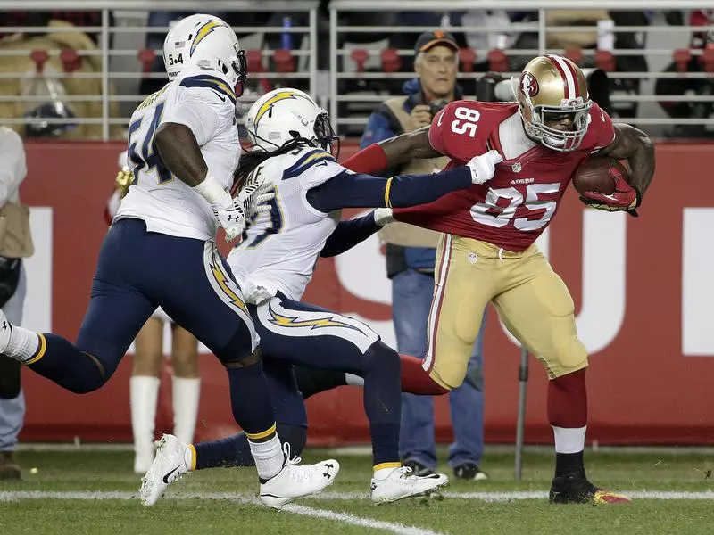 Vernon Davis with the 49ers