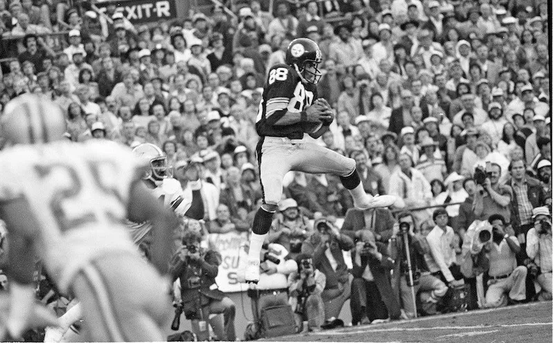 Lynn Swann catches a pass in Super Bowl XIII