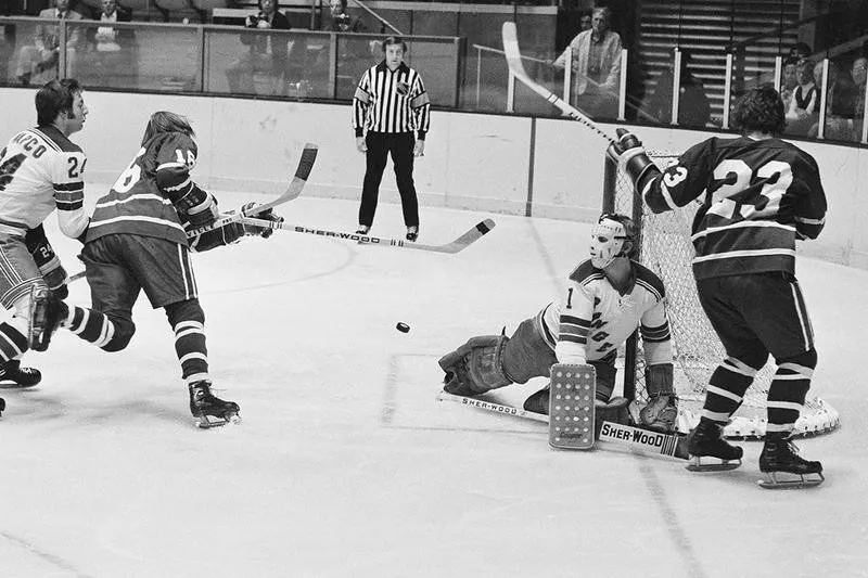 New York Rangers goalie Ed Giacomin